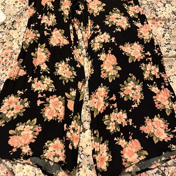 Women’s American Eagle outfitters black floral spaghetti strap pants jumpsuit - Picture 3 of 5